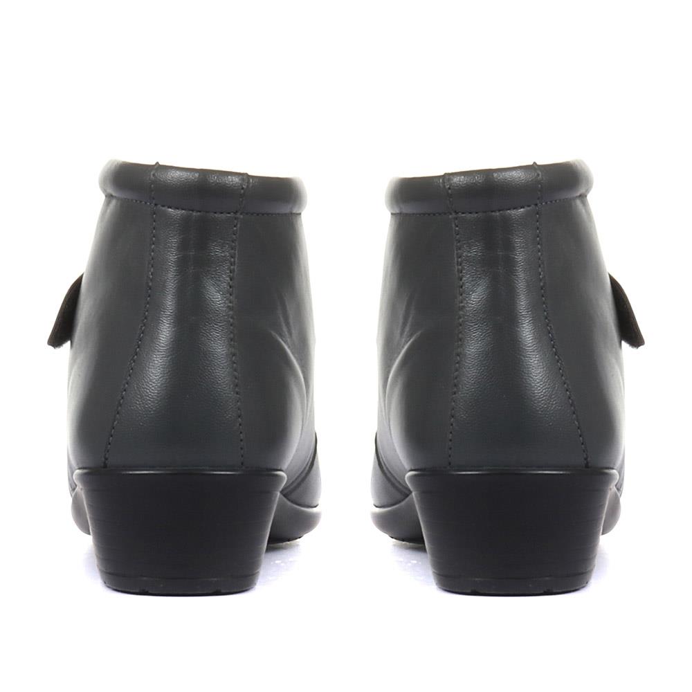 Wide Fit Leather Ankle Boots - KF28026 / 313 332 image 2