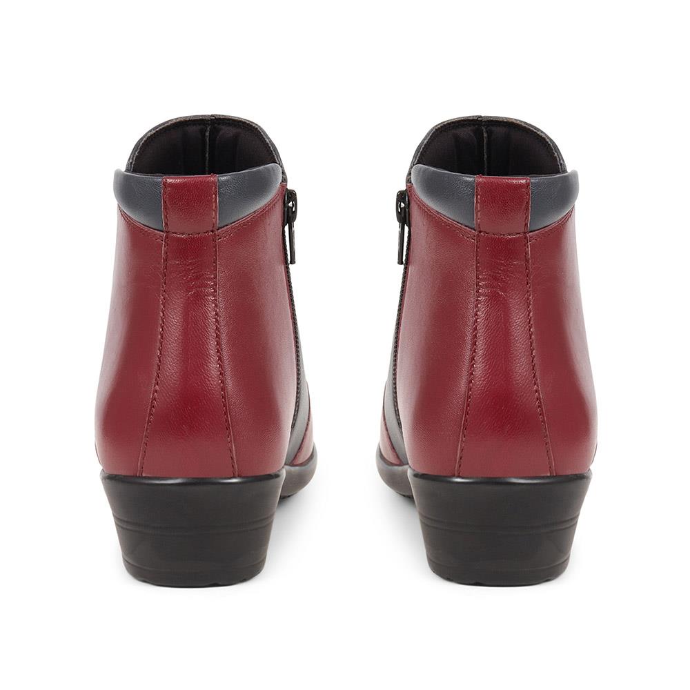 Leather Ankle Boots - KF38010 / 324 467 image 2