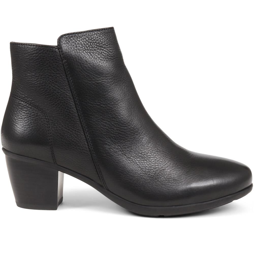 Smart Heeled Ankle Boots - RNB38001 / 324 502 image 1