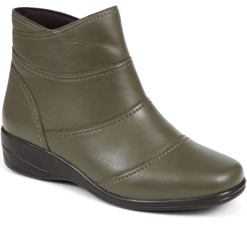 Leather Wedge Ankle Boots - KF38008 / 324 492 image 0