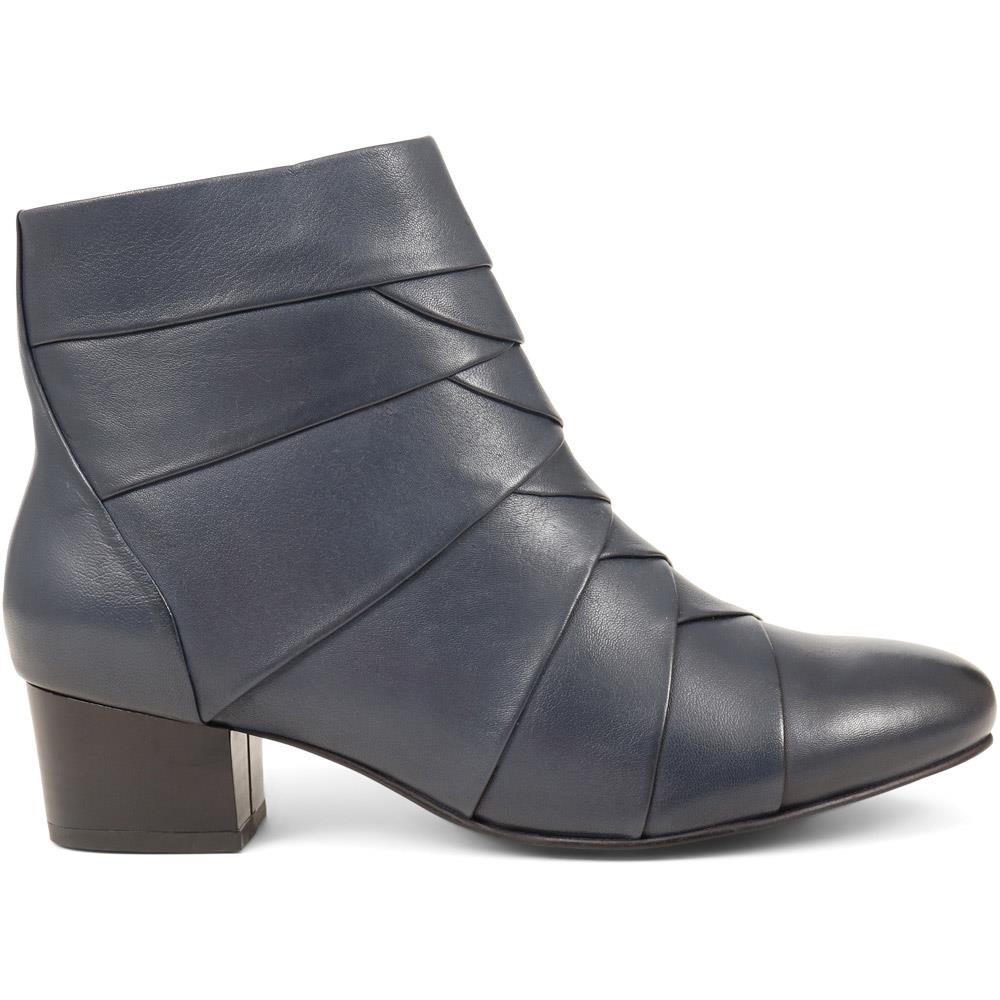 Everyday Leather Ankle Boots - MAGNU38003 / 324 540 image 1