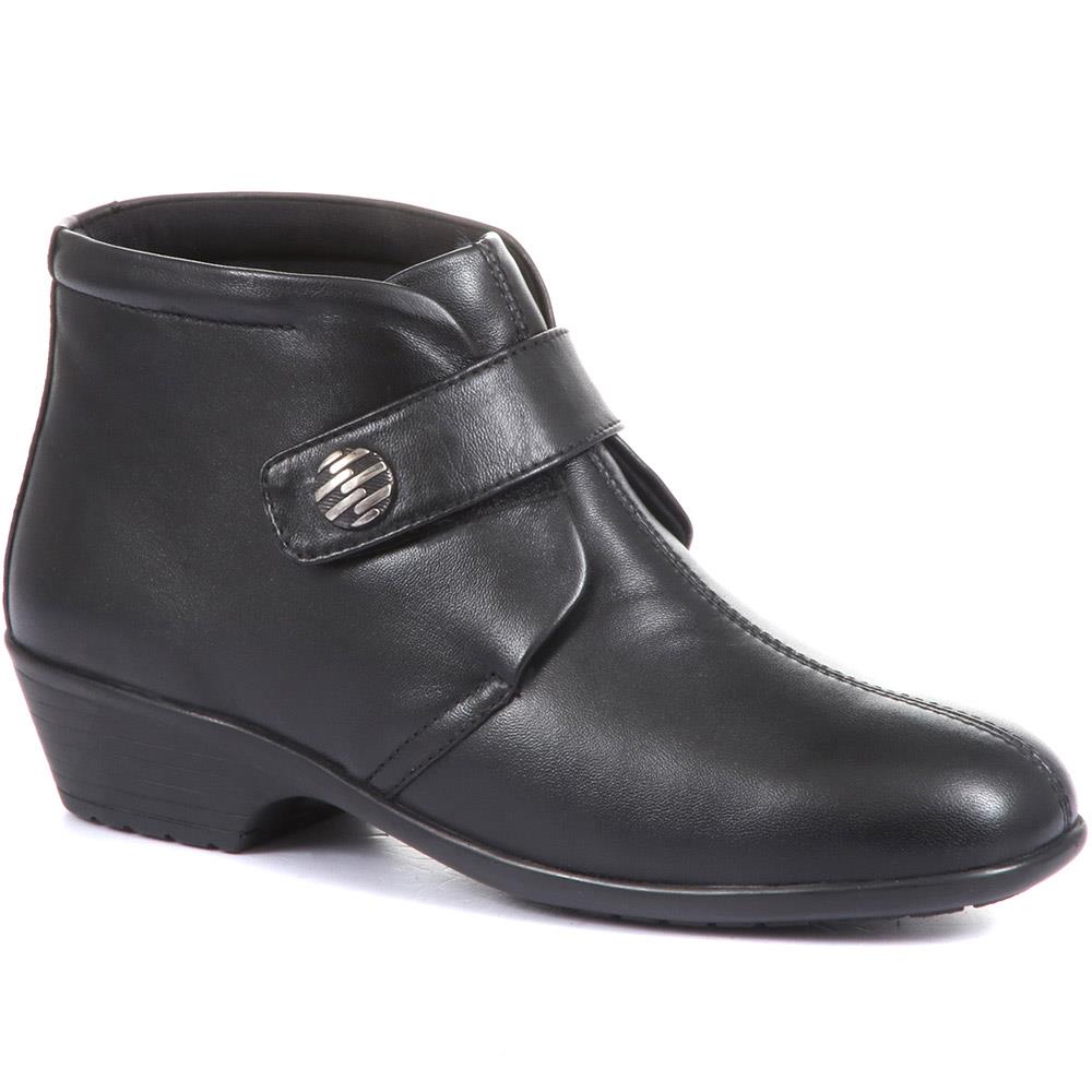 Wide Fit Leather Ankle Boots - KF28026 / 313 332 image 0