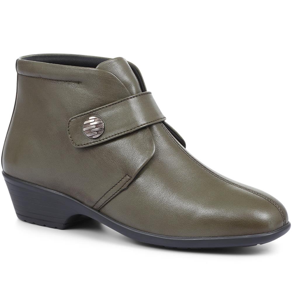 Wide Fit Leather Ankle Boots - KF28026 / 313 332 image 0