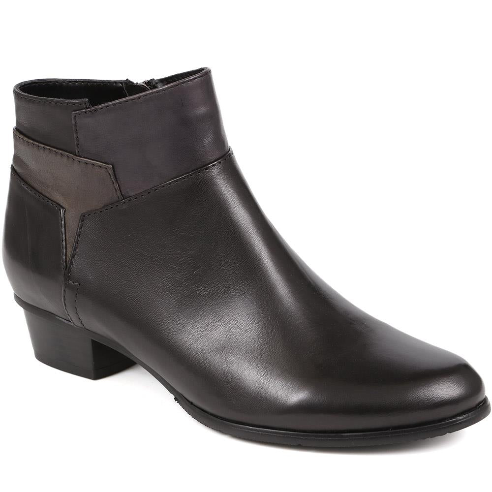 Heeled Leather Boots - SINO38500 / 324 524 image 0