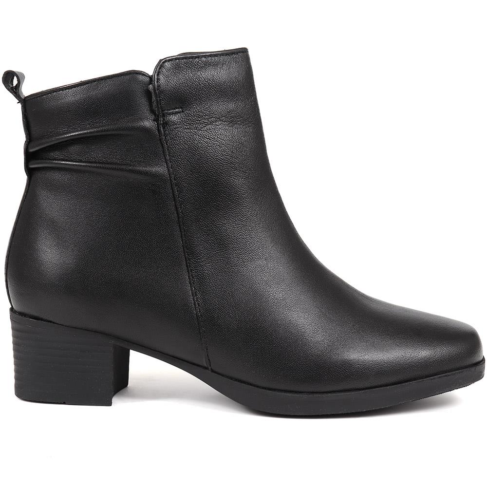 Polished Leather Heeled Ankle Boots - NAP38003 / 324 193
