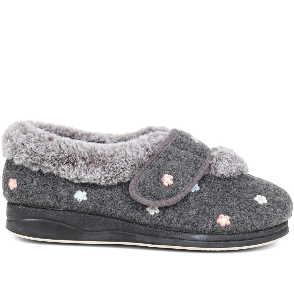 Extra Wide Fit Faux Fur Flower Slippers - LISBET / 324 143 image 2
