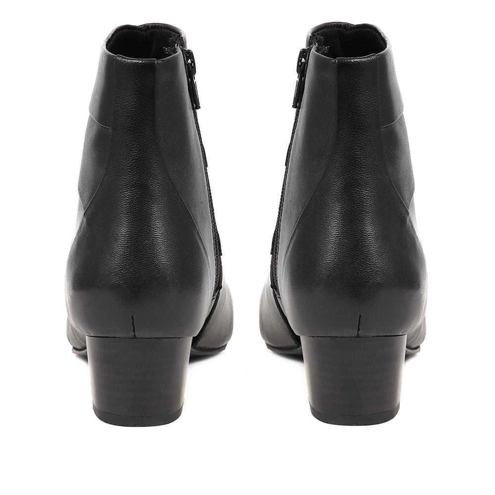 Everyday Leather Ankle Boots - MAGNU38003 / 324 540 image 1