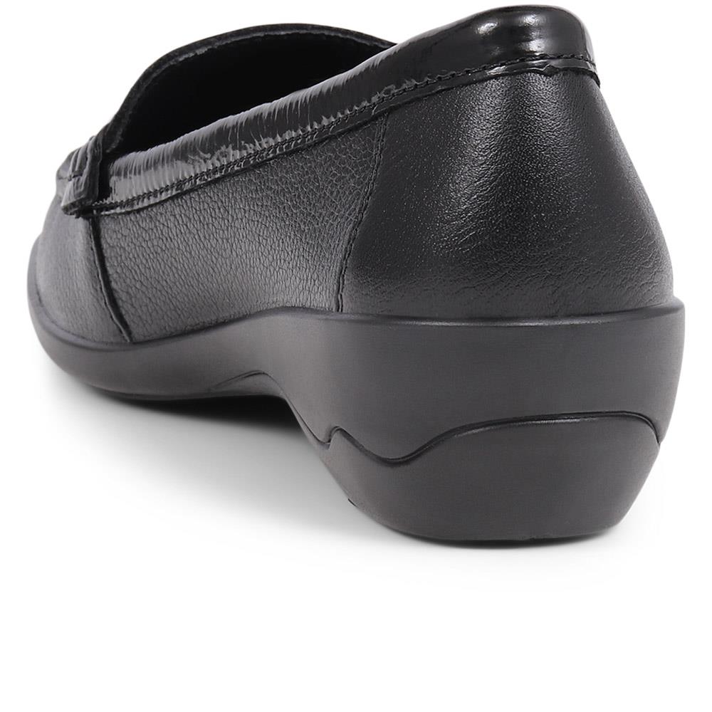 Leather Loafers  - GOOD39001 / 325 454 image 2