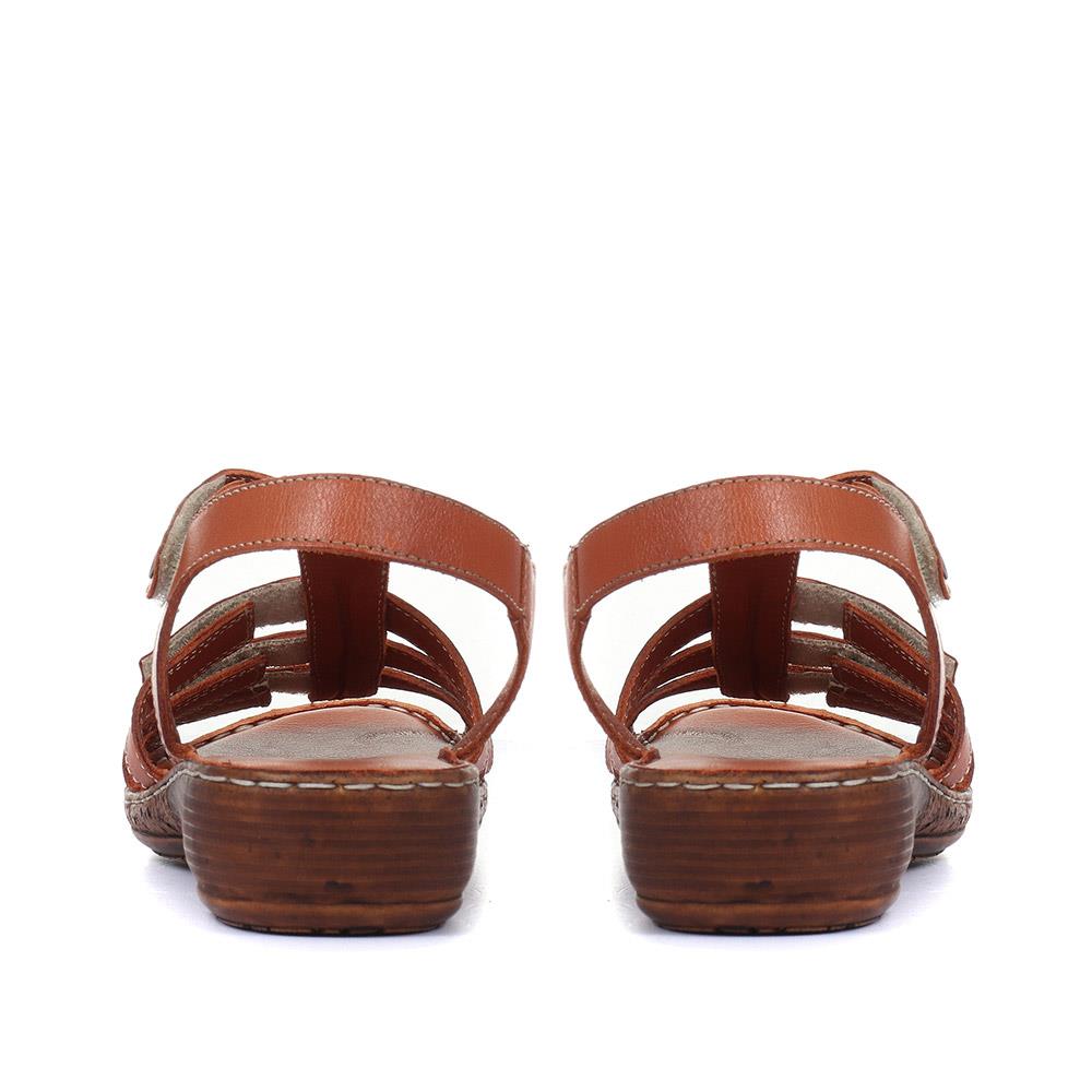 Leather T-Bar Sandals - LUCK33015 / 320 059 image 3