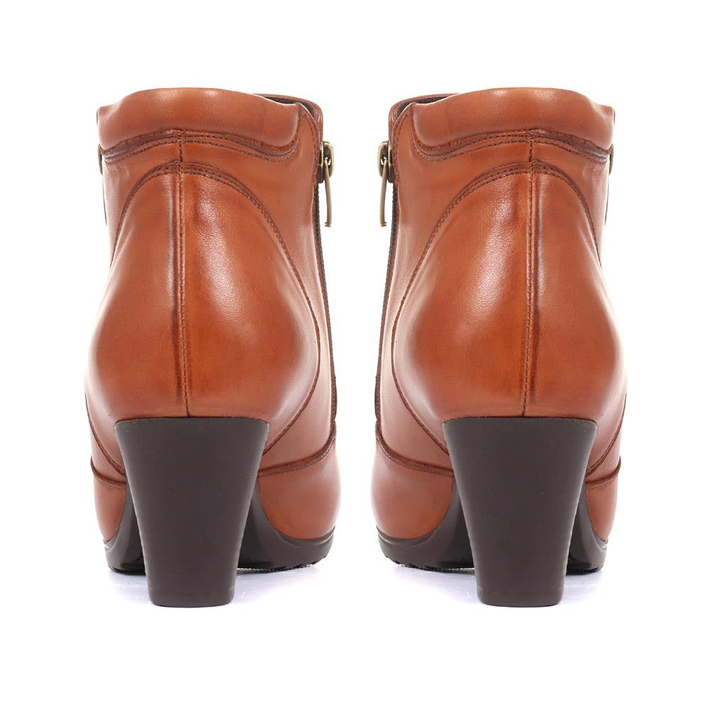 Heeled Leather Ankle Boots - VED34005 / 320 368 image 2