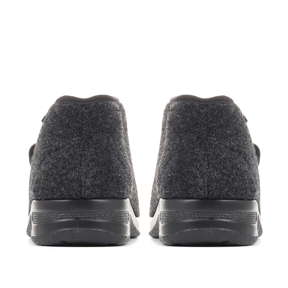 Adjustable Boot Slippers - FLY36099 / 322 502 image 2