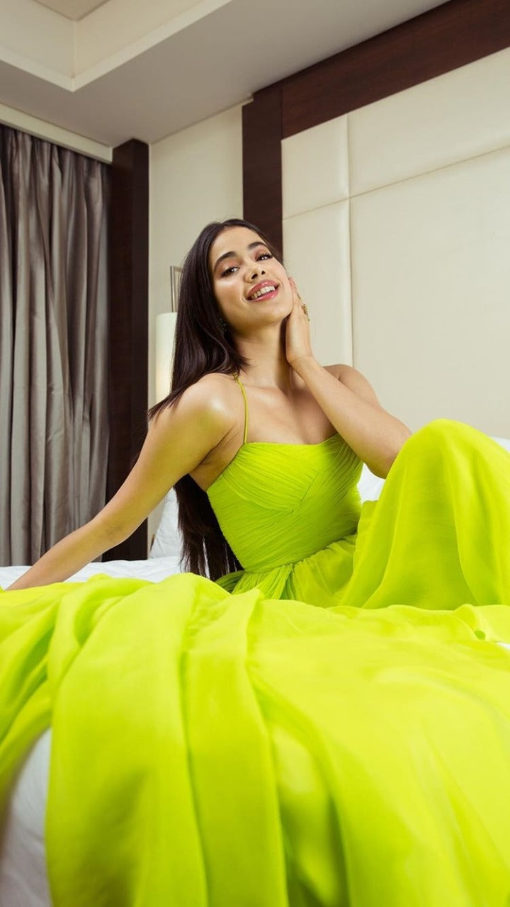 jahnvi-kapoor-in-lime-green-dress