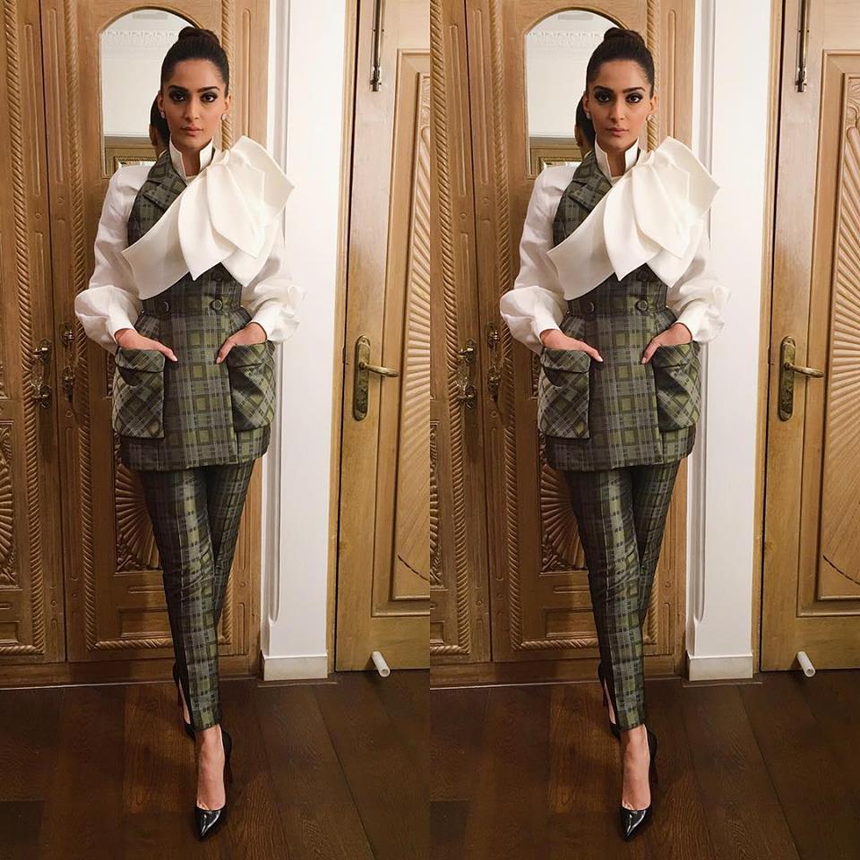 sonam-kapoor-latest-fashion-images