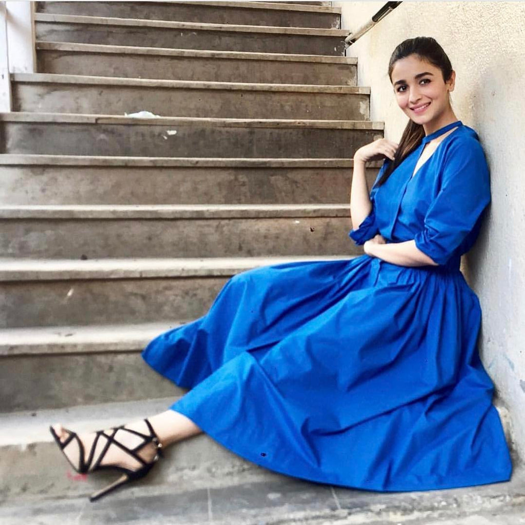 Alia Bhatt in Love Birds SS17 Collection blue midi dress at Badrinath Ki Dulhania promotion