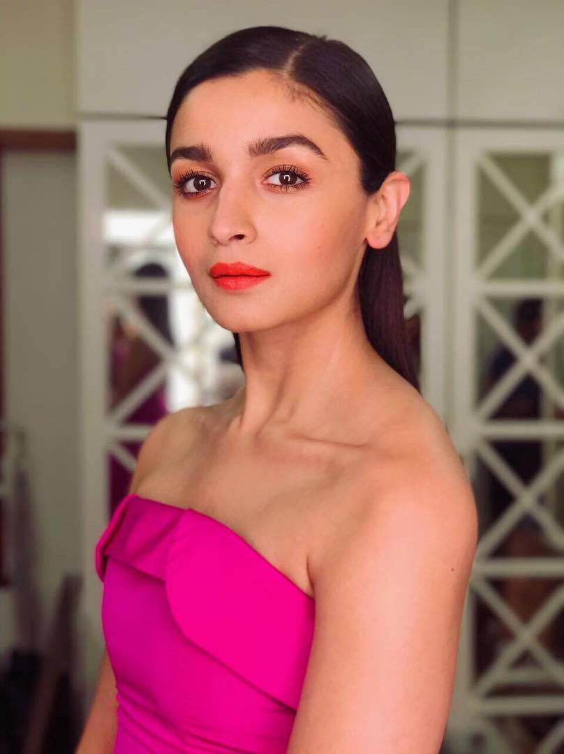 Alia Bhatt's flirty red dress might just be the perfect date night outfit |  Fashion News - The Indian Express