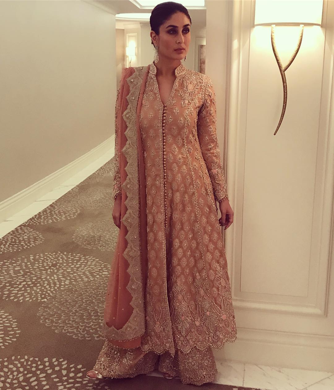 Kareena Kapoor Give Us Major Festive Goals At The Inauguration Of Two Jewellery Stores