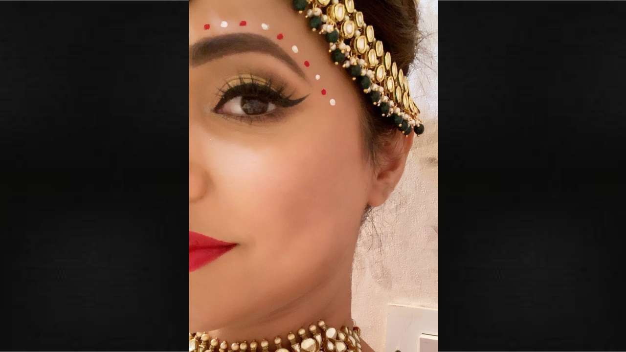 Hina Khan aka Komolika's Bengali bride look from Kasautii Zindagii Kay 2 is Extreamly Beauitful