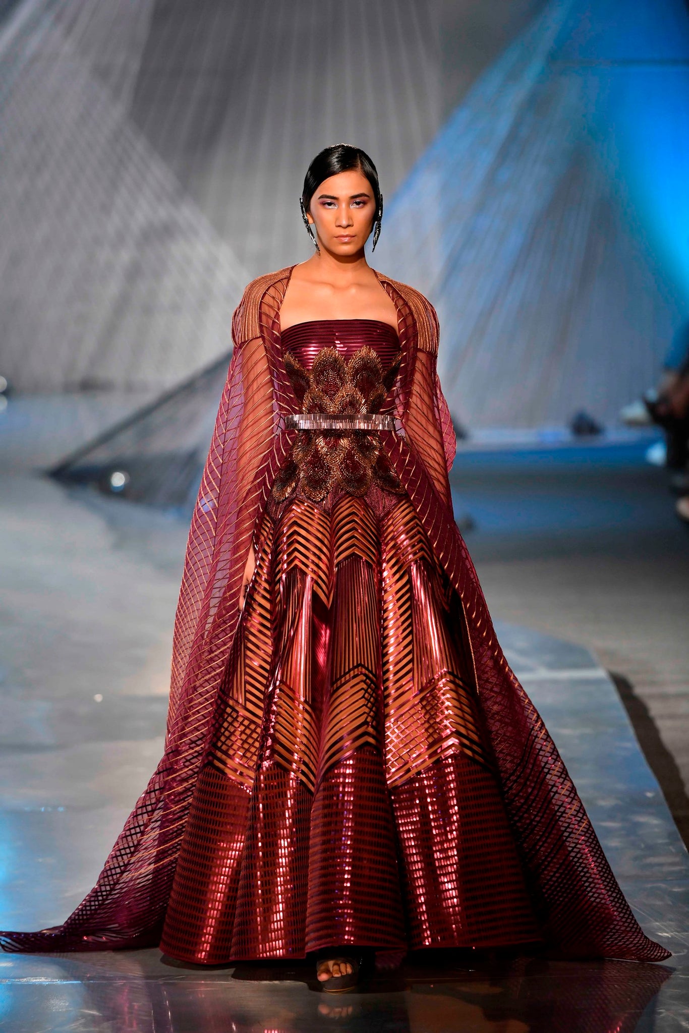 Amit-Aggarwal's-couture-collection-Crystalis-makes-its-debut-at-India-Couture-Week-2018