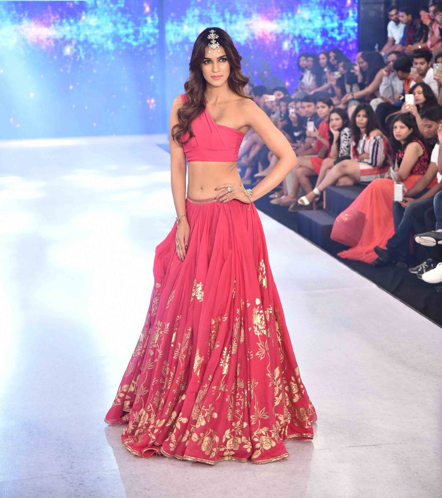 Kriti Sanon Looked Ravishing in Pink Lehenga Design By Duo Sukriti & Akriti