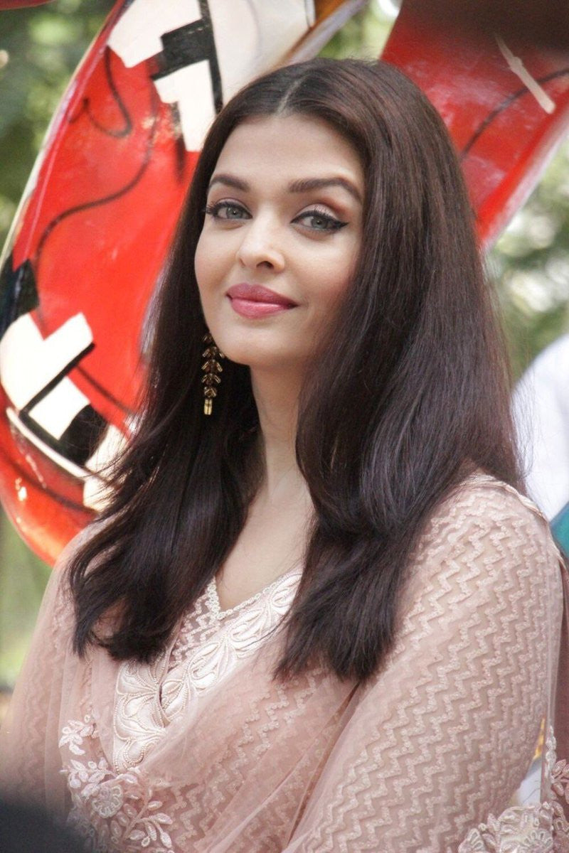 Aishwarya Looked Looked Like A Pretty Deshi Diva In Pale Pink Salwar Suit By Sabyasachi