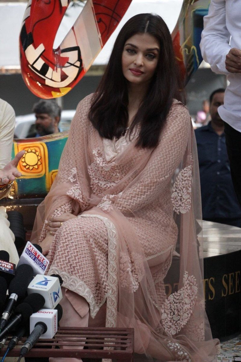 Aishwarya Looked Looked Like A Pretty Deshi Diva In Pale Pink Salwar Suit By Sabyasachi