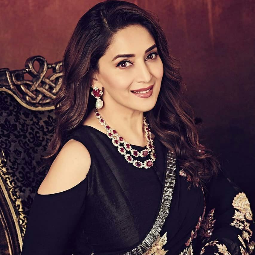 Madhuri-Dixit-in-Manish-Malhotra's-Designer-Floral-Printed-Saree