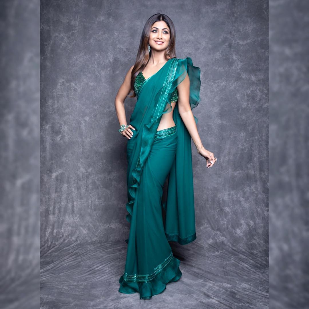  Shilpa Shetty in Avvantikaa S Parwani's Ruffle Saree