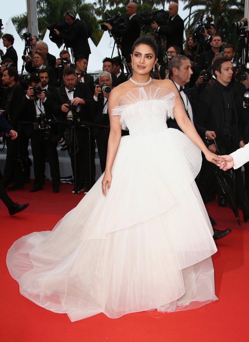 Priyanka-chopra-in-white-gown-dress-at-cannse-2019