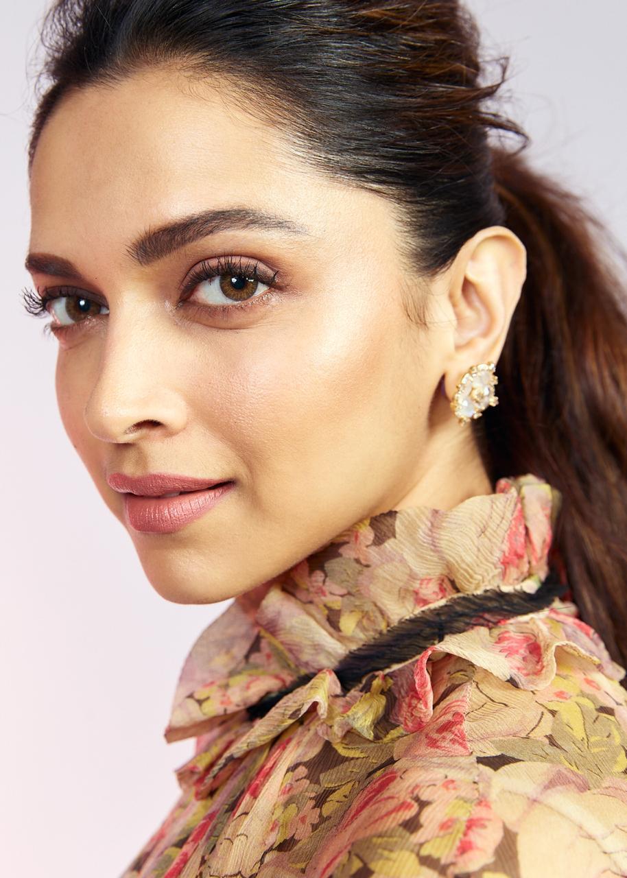 Deepika Padukone in Floral Printed Maxi DressMaxi Dresses | Maxi ...