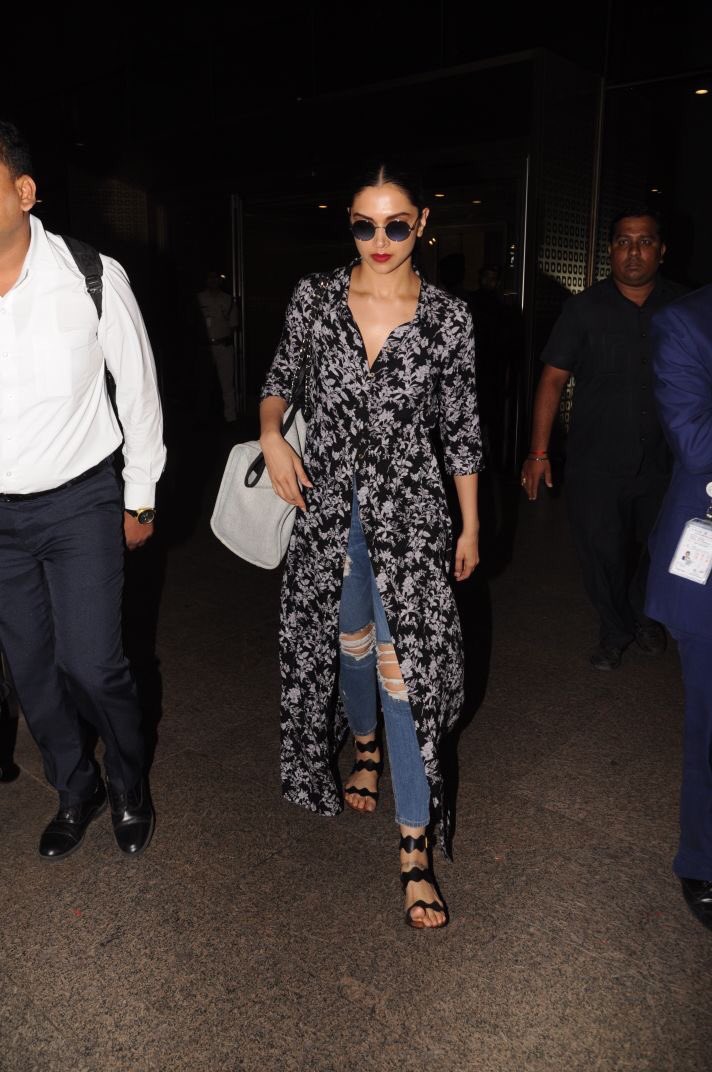 Proof That Deepika Padukone is The Boss Of Comfortably Chic Airport Style