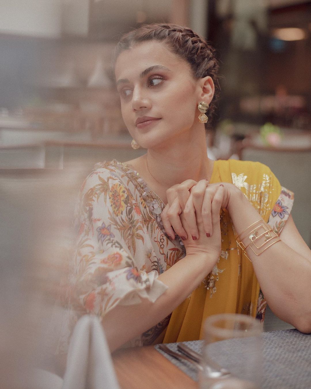 Taapsee-Pannu-in-dhoti-saree