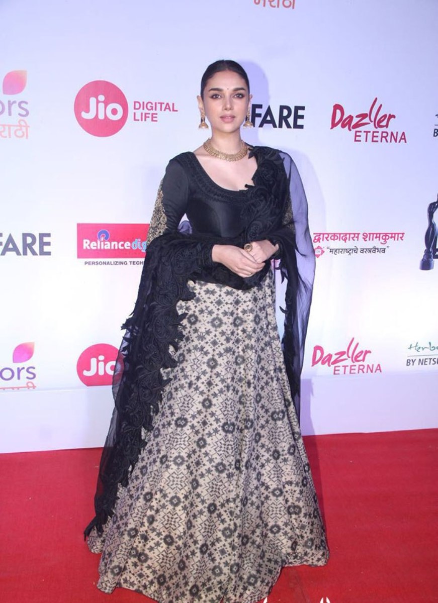 Aditi Rao Hydari is A Mesmerising Sight On The Marathi Filmfare Awards's Red Carpet
