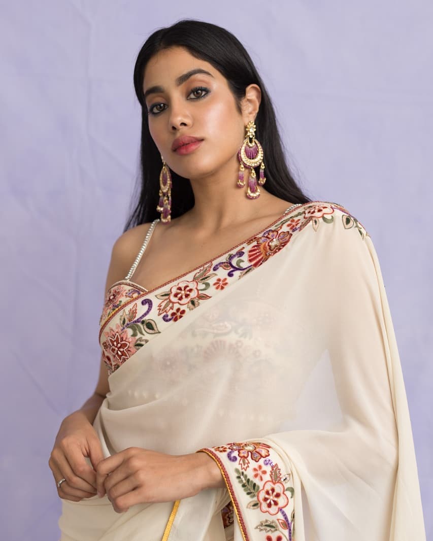 Janhvi-Kapoor-in-cream-colored-floral-embroidered-saree