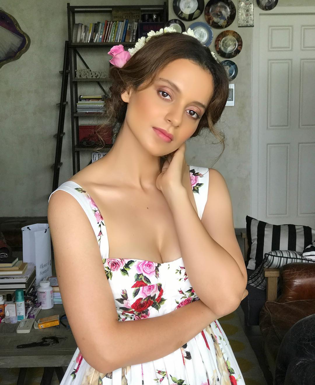 Kangana Ranaut makes a bold statement in this spicy, colour-blocked ensemble
