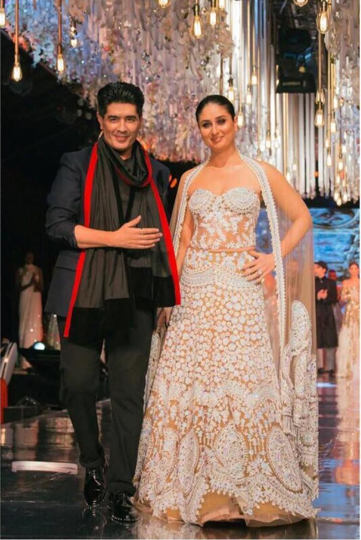  Kareena Kapoor Khan The Real Fashionista Of B’town Walked the Ramp At Manish Malhotra's Show
