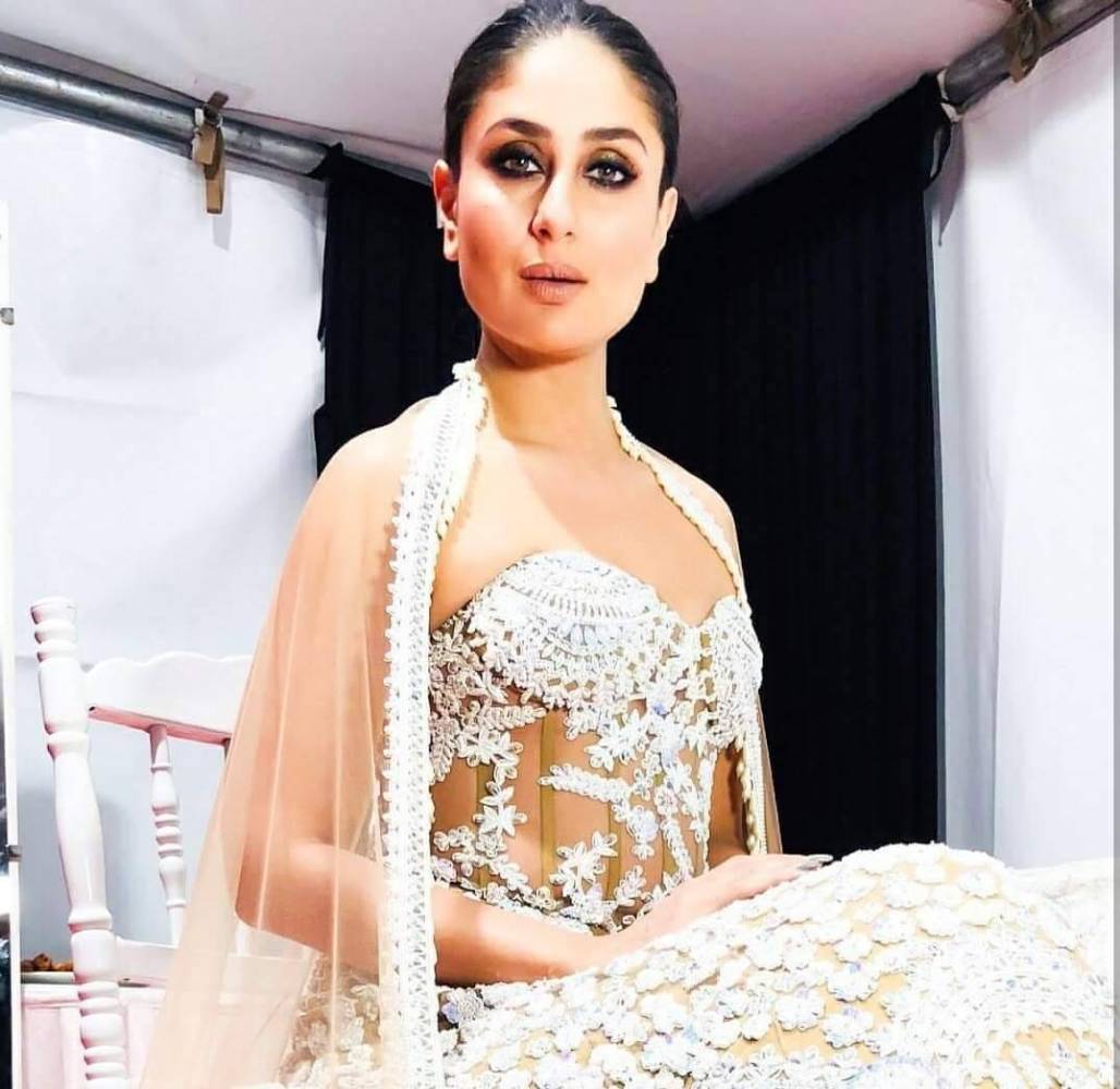 Kareena Kapoor Khan The Real Fashionista Of B’town Walked the Ramp At Manish Malhotra's Show
