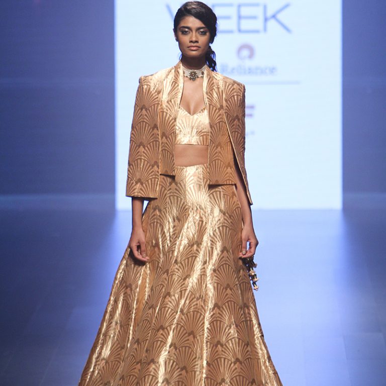 SVA-by-Sonam-and-Paras-Modi-at-Lakmé-Fashion-Week-winter/festive-2016