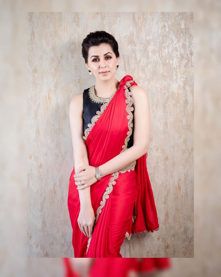 Nikki-Galrani-in-red-satin-saree-with-black-designer-blouse