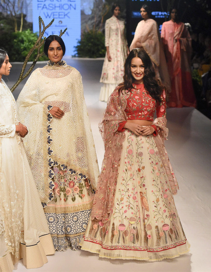 Shraddha Kapoor Looked Like A Fashion Vision  At LFW 2017