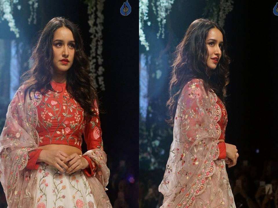 Shraddha Kapoor Looked Like A Fashion Vision  At LFW 2017