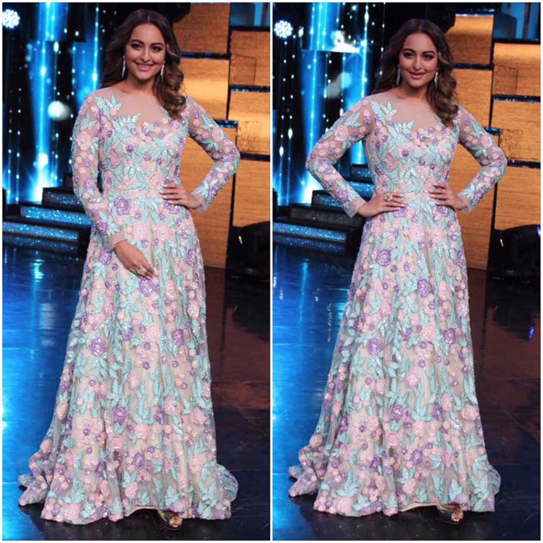 Sonakshi Sinha looked gorgeous in Manish Malhotra's Designer Gown