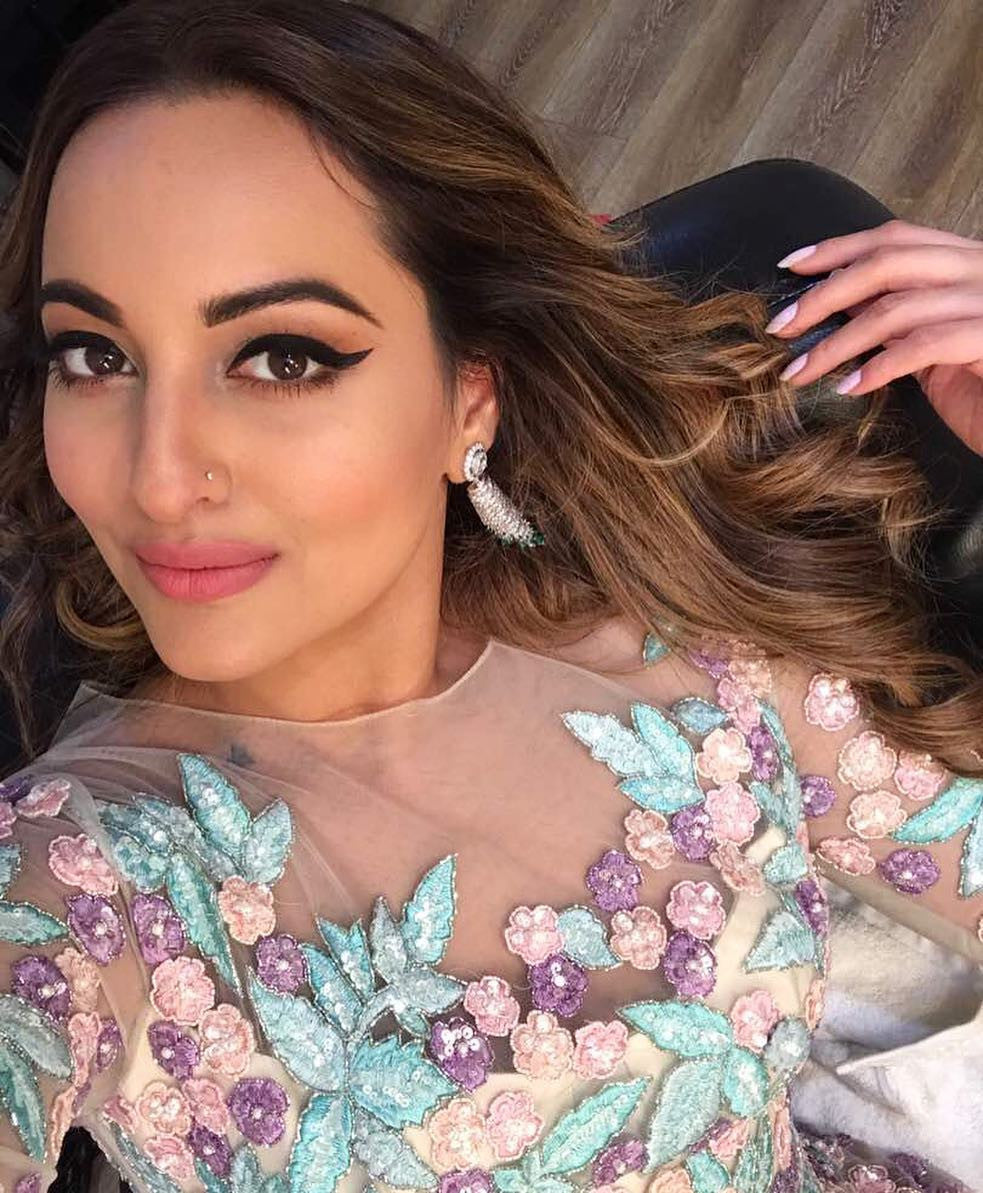 Sonakshi Sinha looked gorgeous in Manish Malhotra's Designer Gown