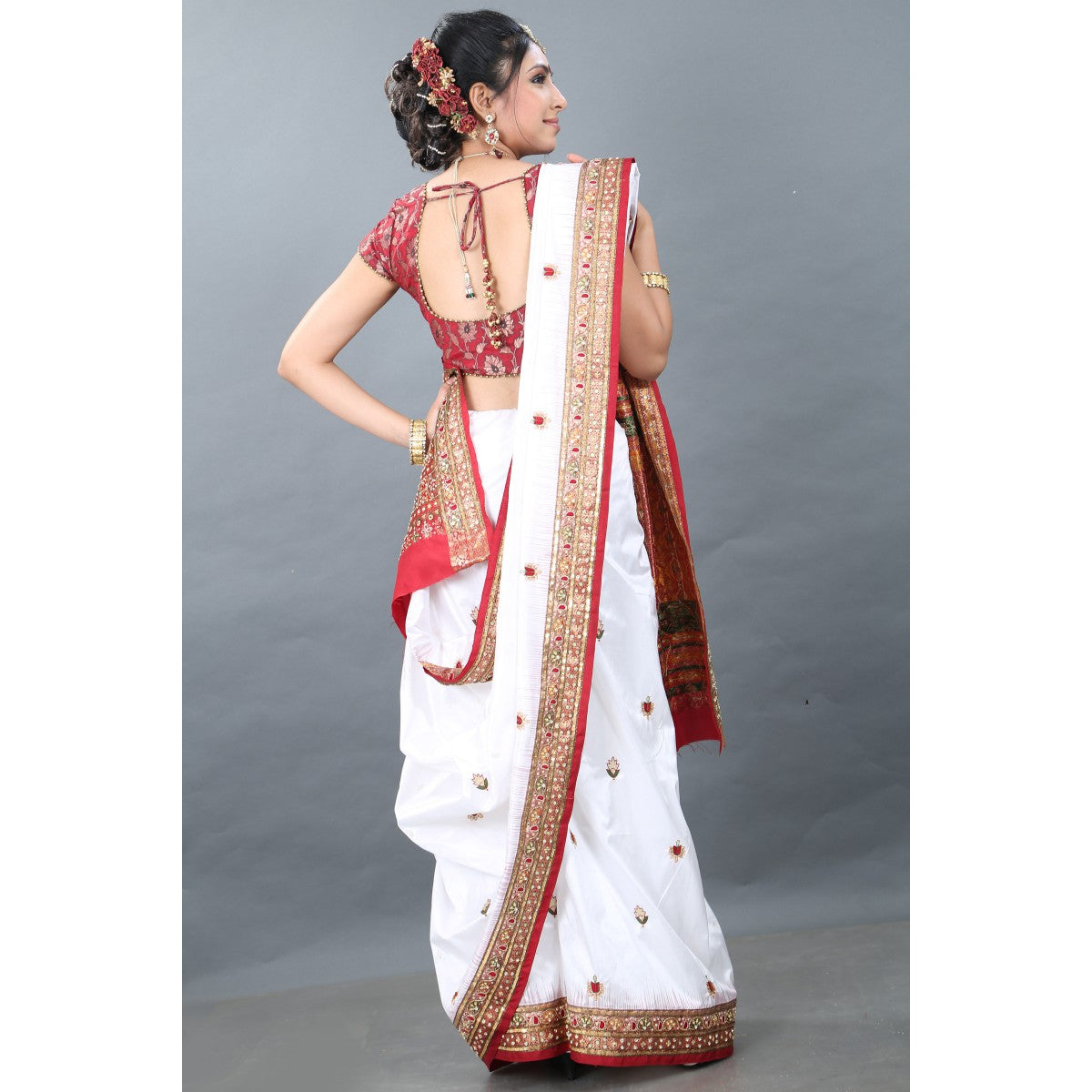 silk-saree-blouse-designs-catalog