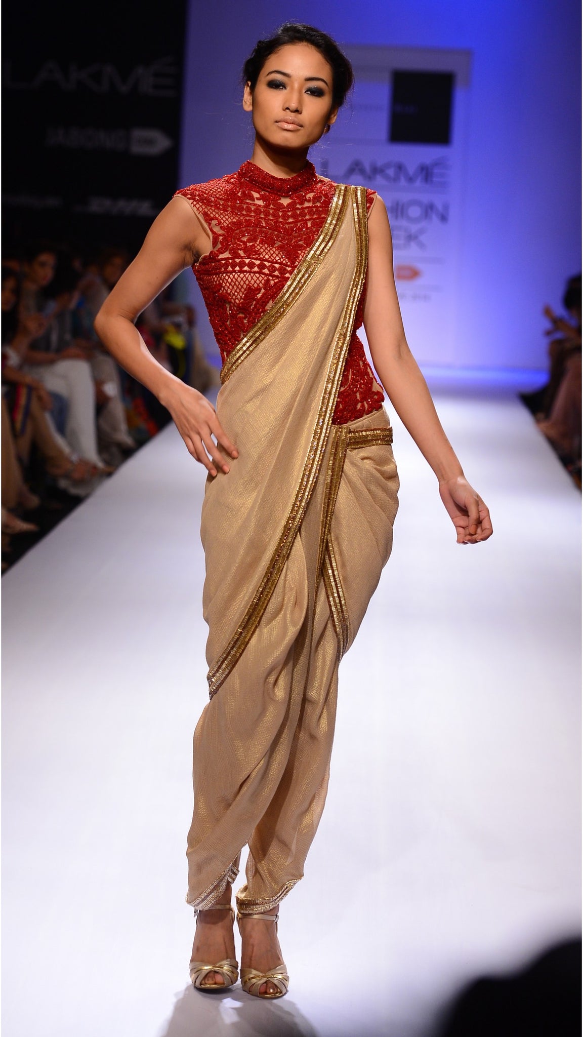 saree draping style to look slim