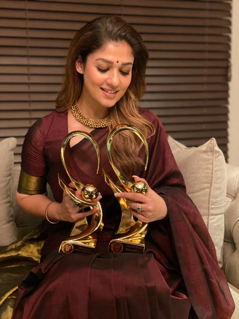 Nayanthara in Cotton Silk Saree at Zee Cine Tamil Awards