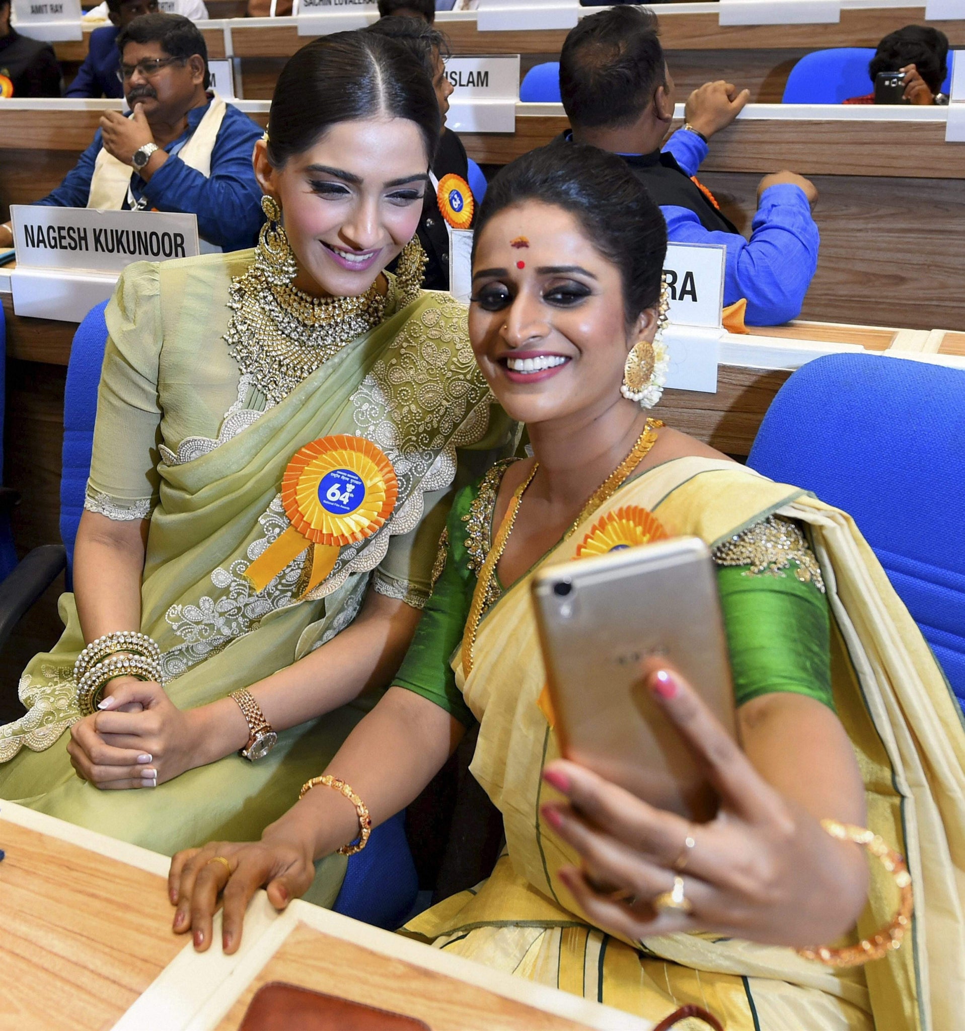 Sonam Kapoor Looked Gorgeous in Anamika Khanna's Designer Green saree at the annual National Awards in Delhi 