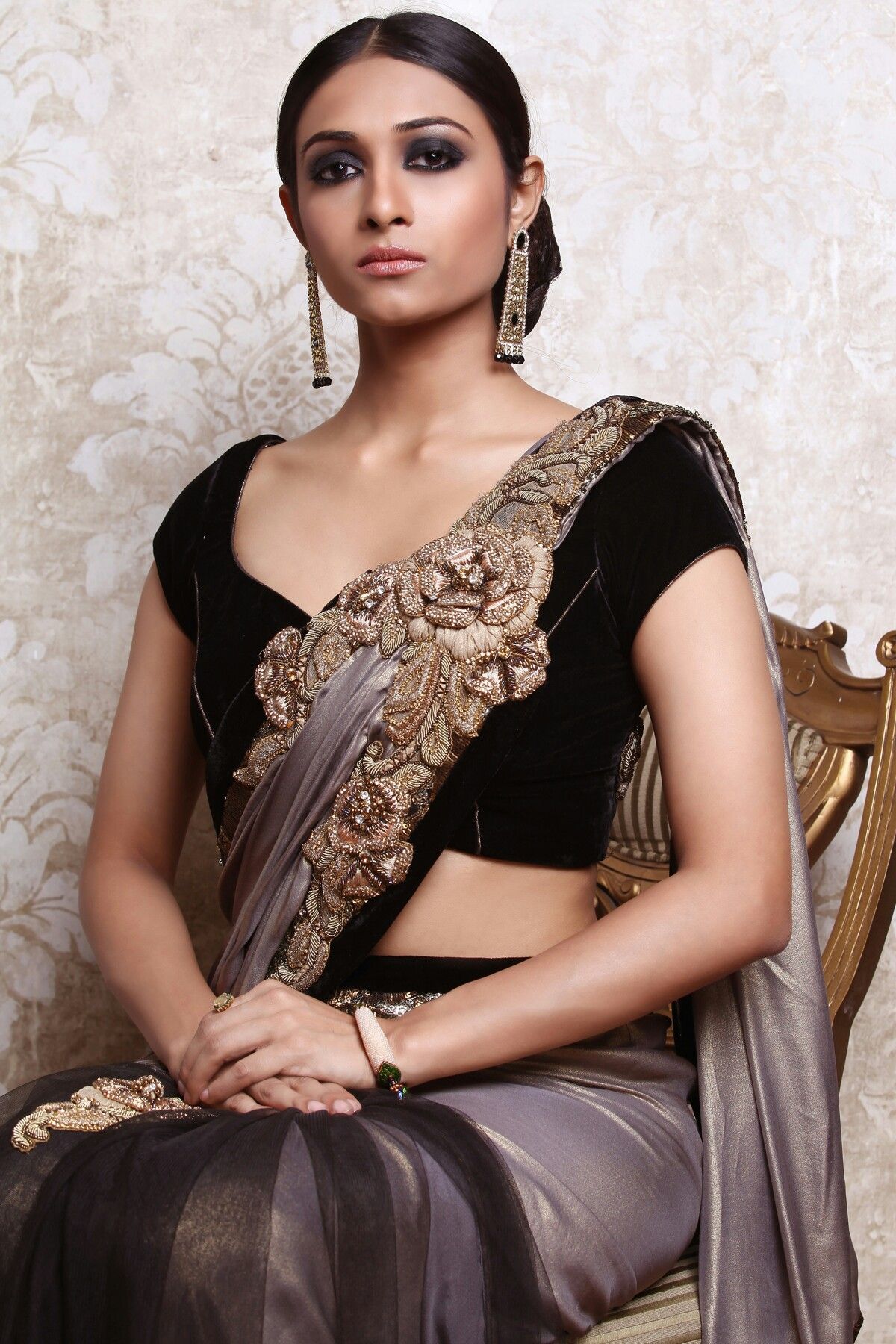 velvet-saree-blouse-designs