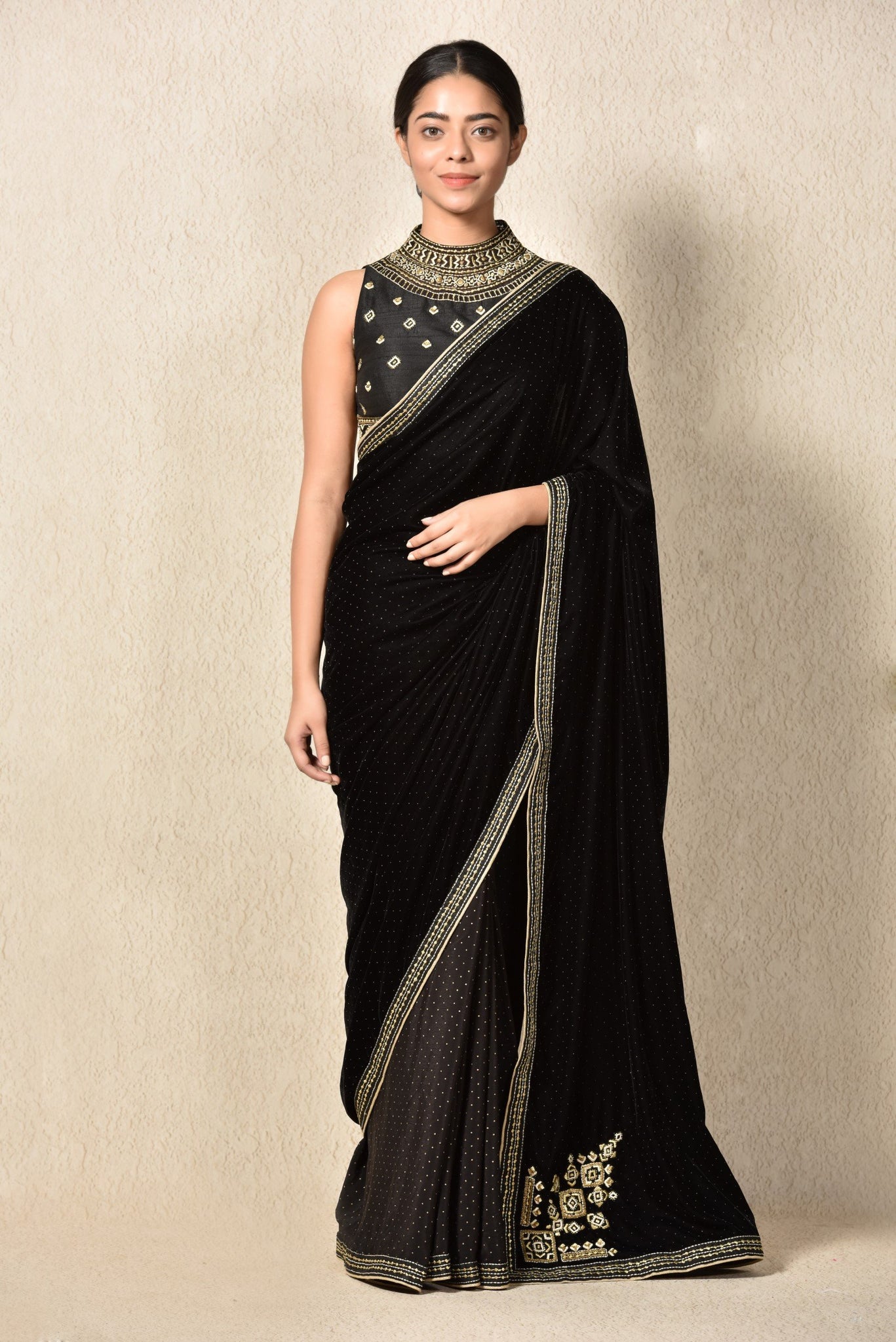 velvet-saree-blouse-designs