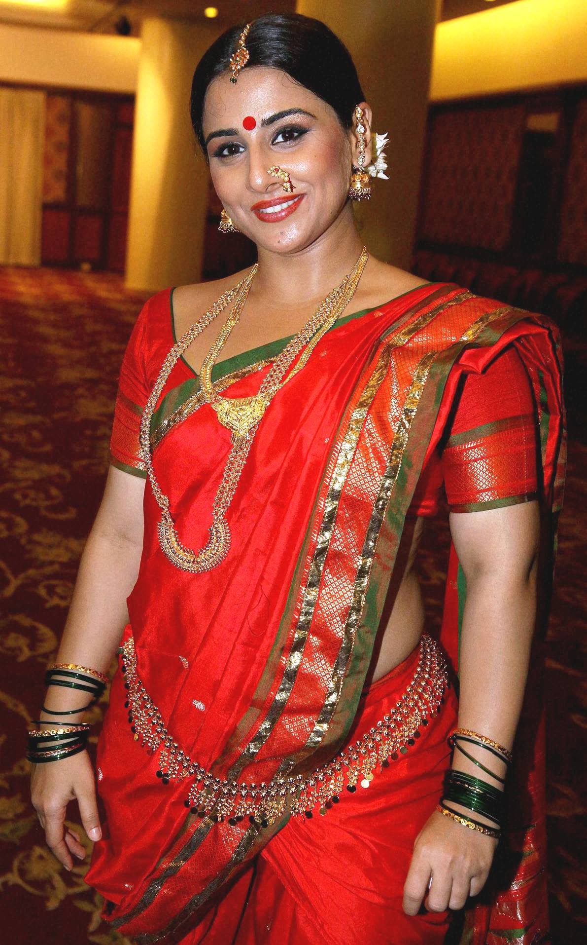 vidya-balan-hot-saree