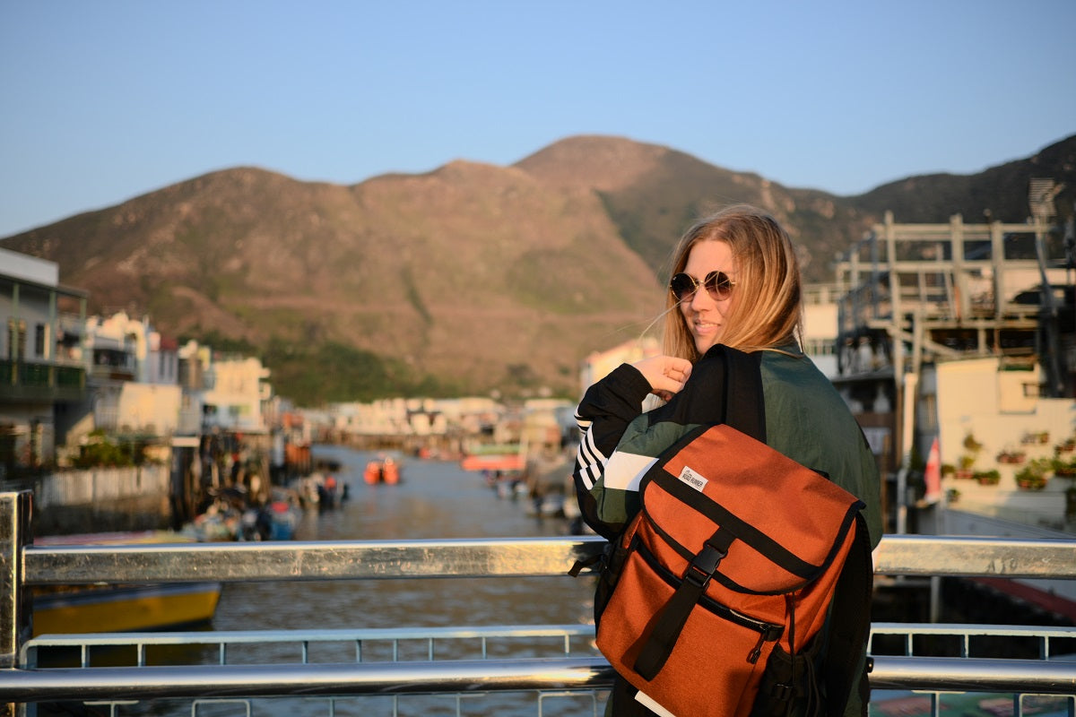 Ashley with Slacker Bag in Rust Cordura